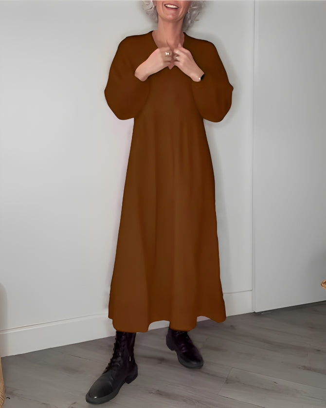 Amanda | La robe longue amincissante avec décolleté en V