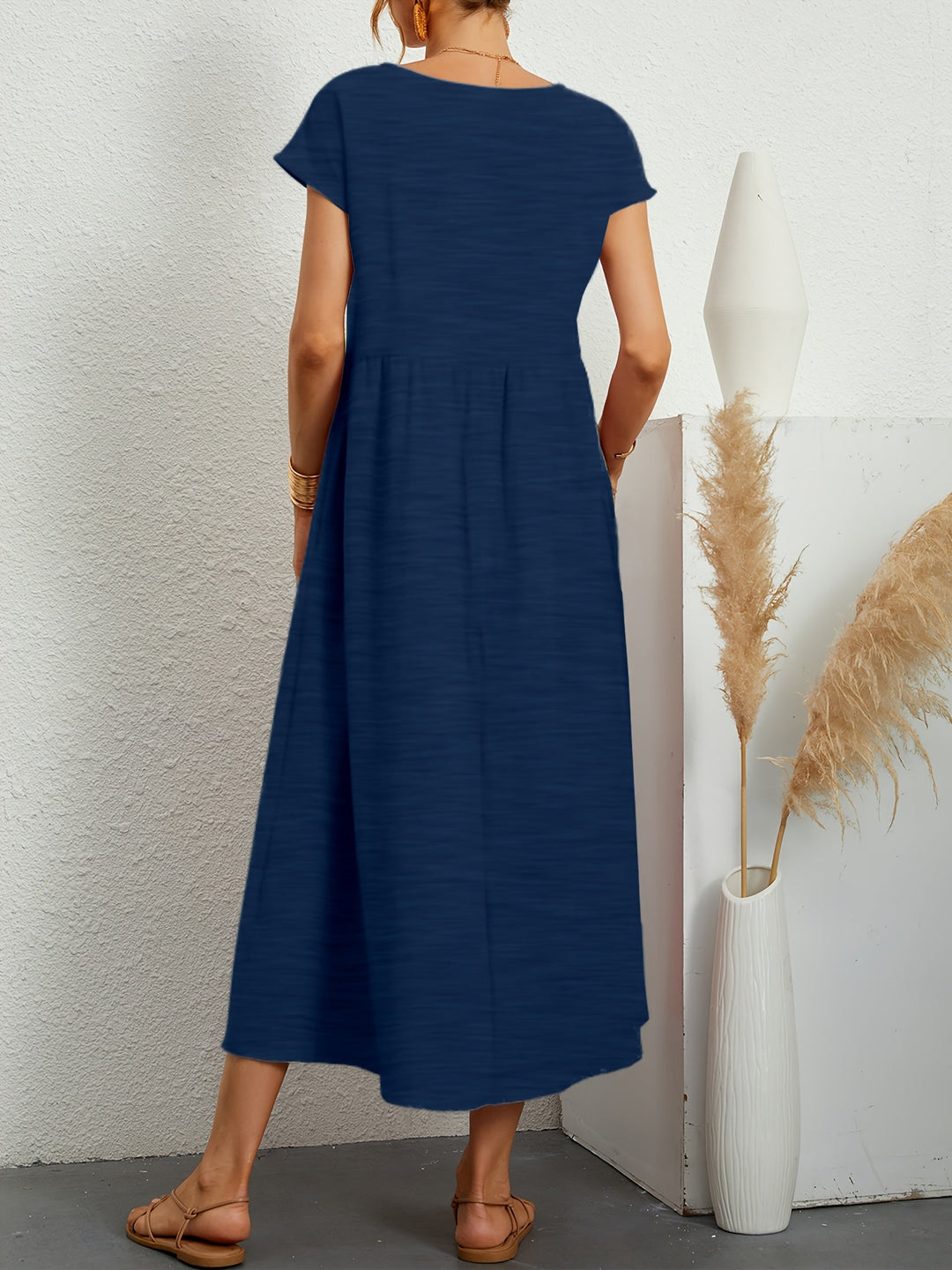 Charlotte – Robe longue fluide avec taille plissée et poches