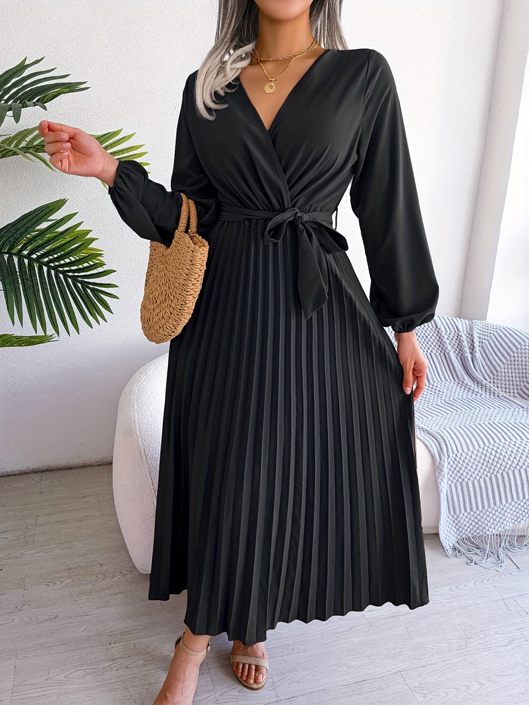 Camille - Robe élégante à manches longues et décolleté croisé