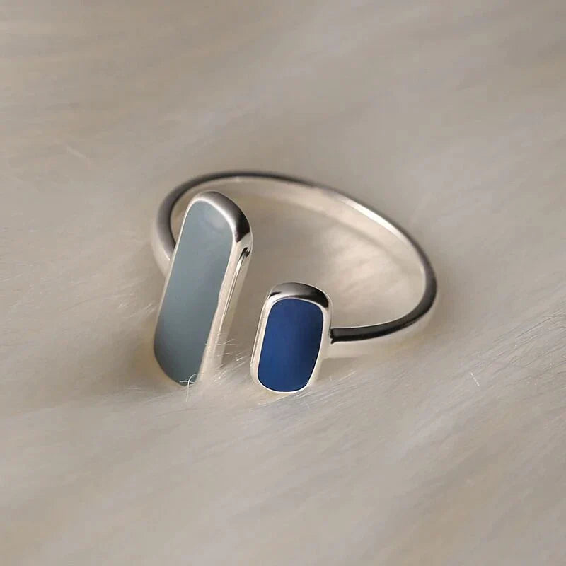 Bague en argent avec pierre bleue