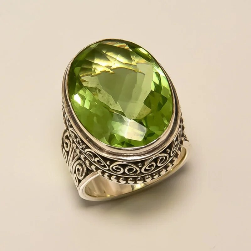 Bague en verre olive vintage