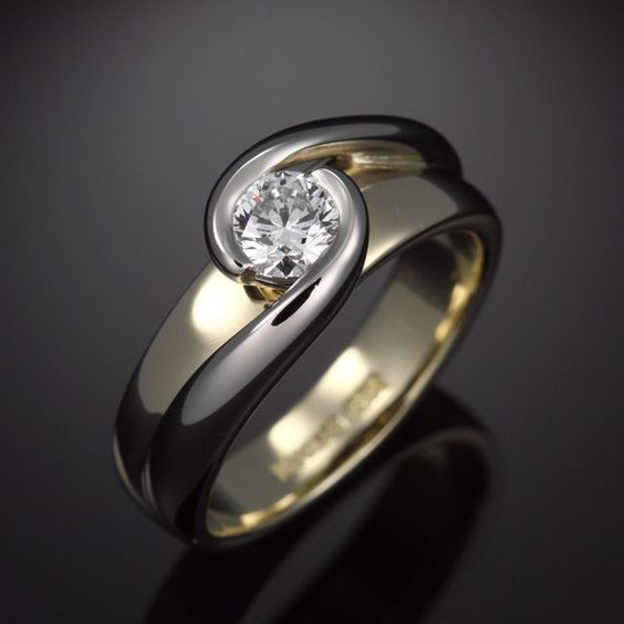 Bague tressée vintage en or et argent avec zirconium